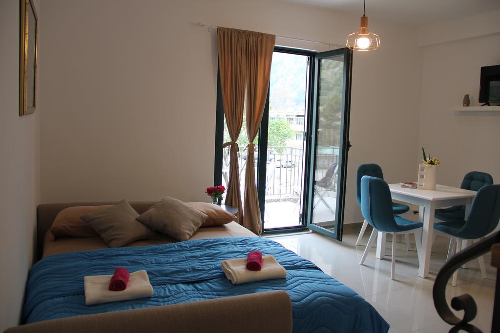 Filipa Apartment Cattaro Esterno foto